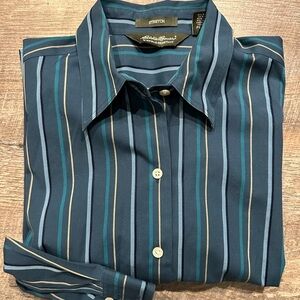 Eddie Bauer Blue Striped wrinkle resistant button down stretch Shirt size MP